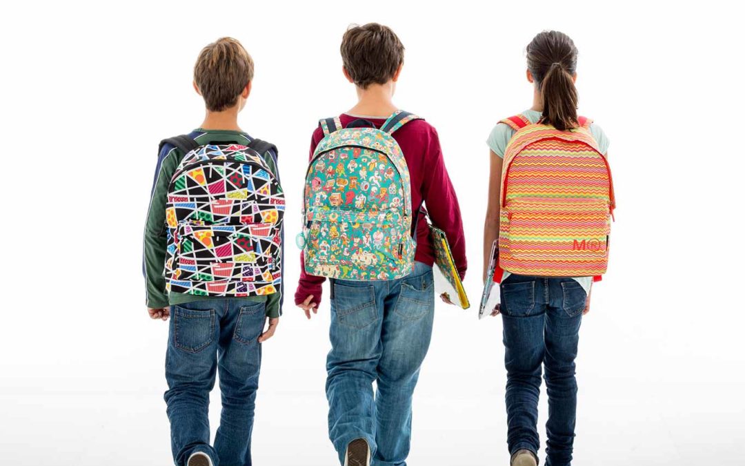 ninos-con-mochilas